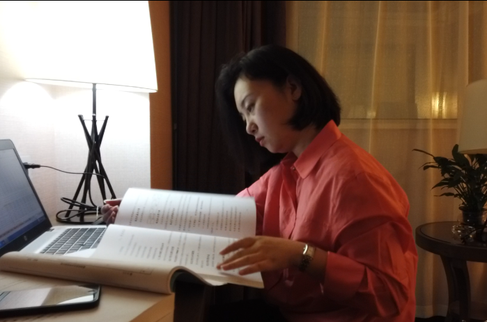 2、毛晶晶（為推進項目落地，夙夜在公）