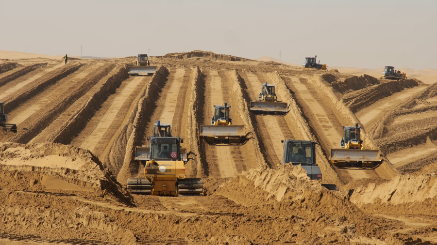 圖2 內蒙古庫布齊沙漠鄂爾多斯中北部新能源基地項目先導工程場平工作 圖2 內蒙古庫布齊沙漠鄂爾多斯中北部新能源基地項目先導工程場平工作